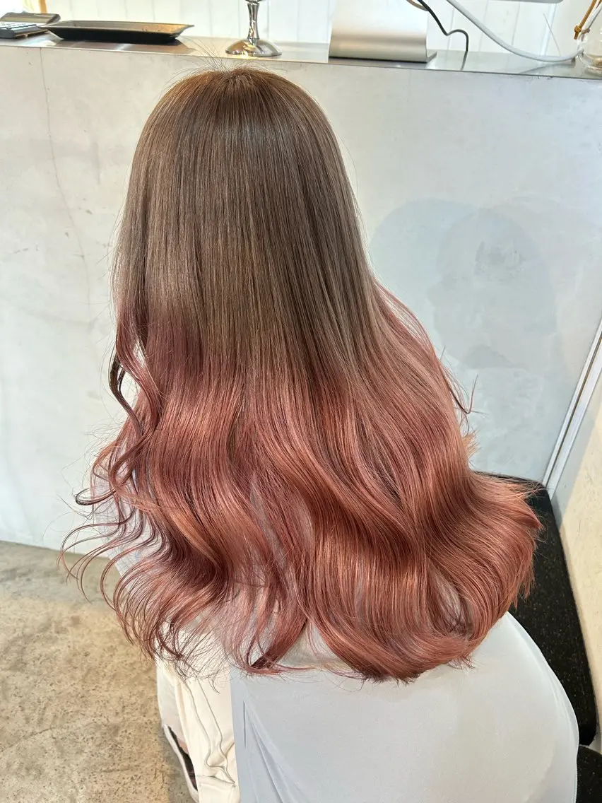 ロング カラー グラデーションカラー ピンクカラー カット ヘアカラー トリートメント 🧸艶々韓国ヘア 🧁mizunaのヘアスタイル