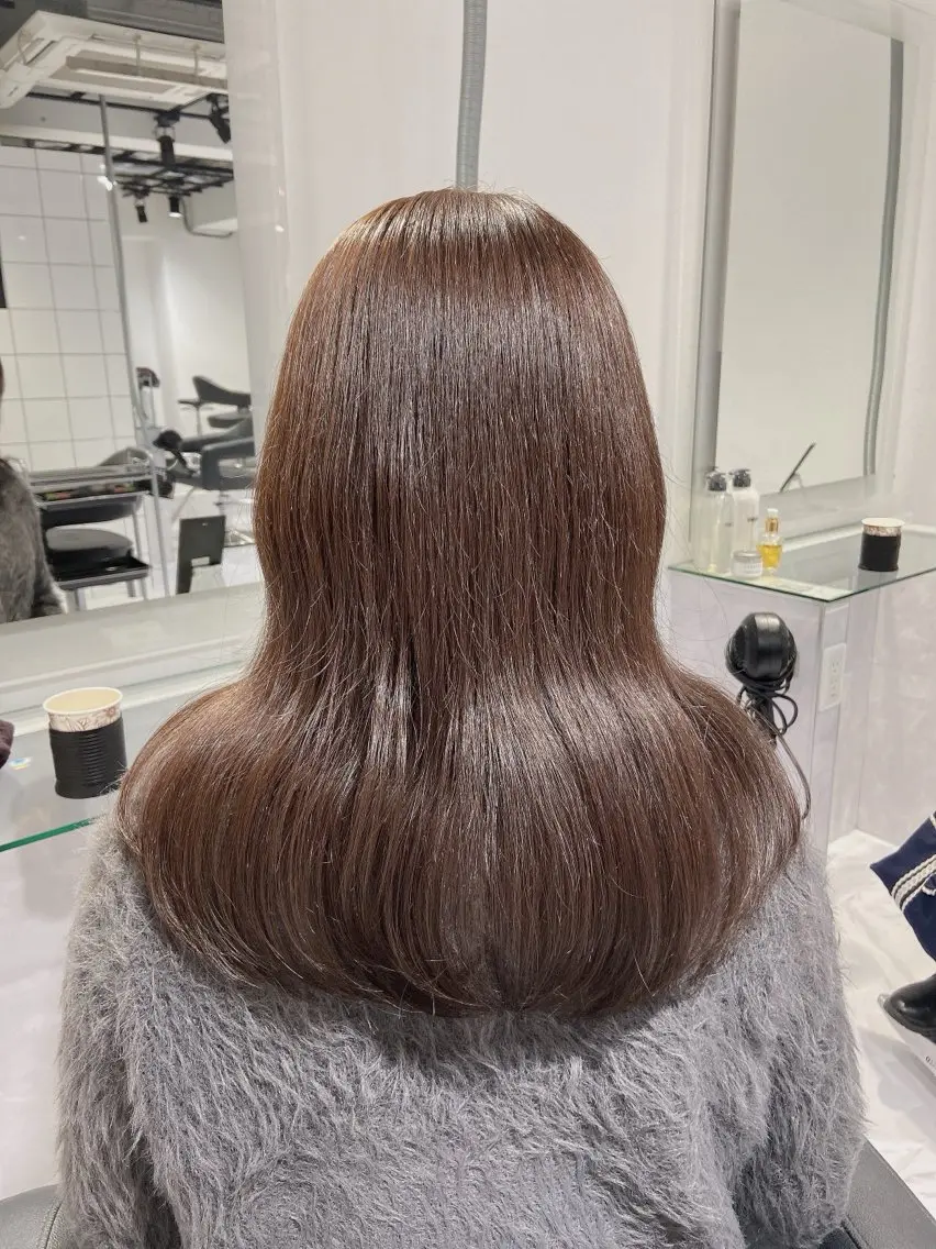 セミロング カラー センターパート特化 井上健太のヘアスタイル