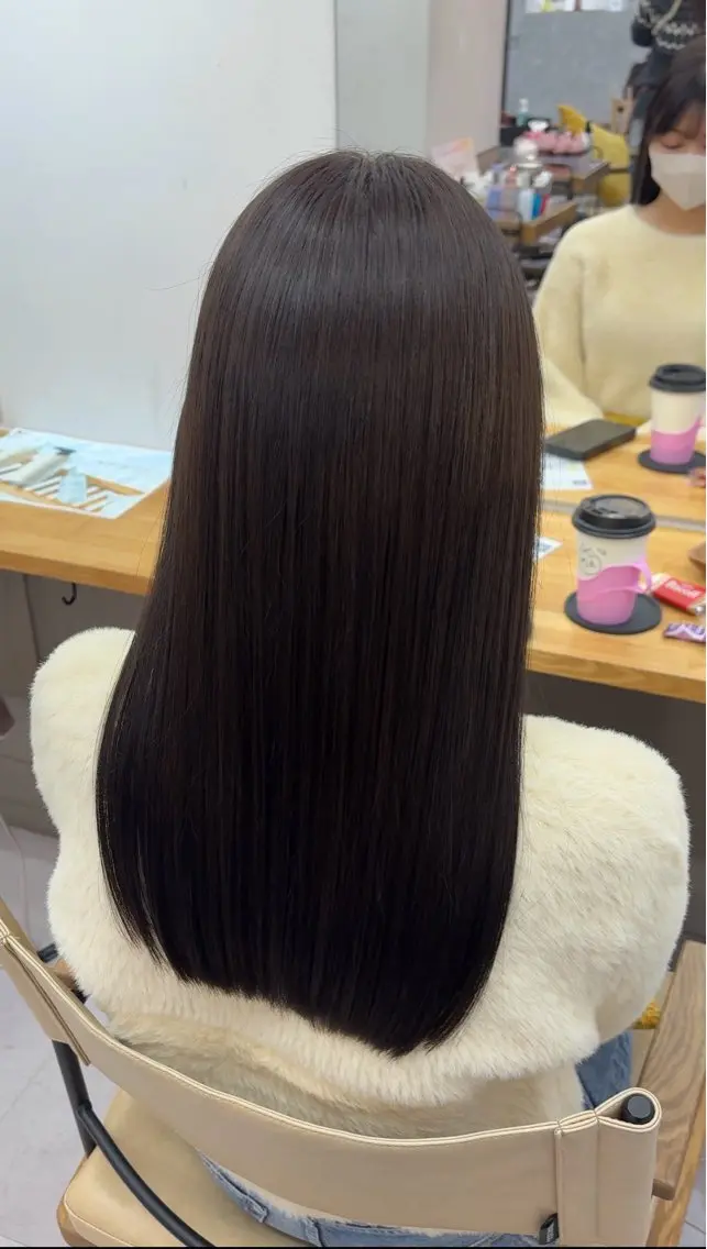 カラー 中野 茉莉のヘアスタイル