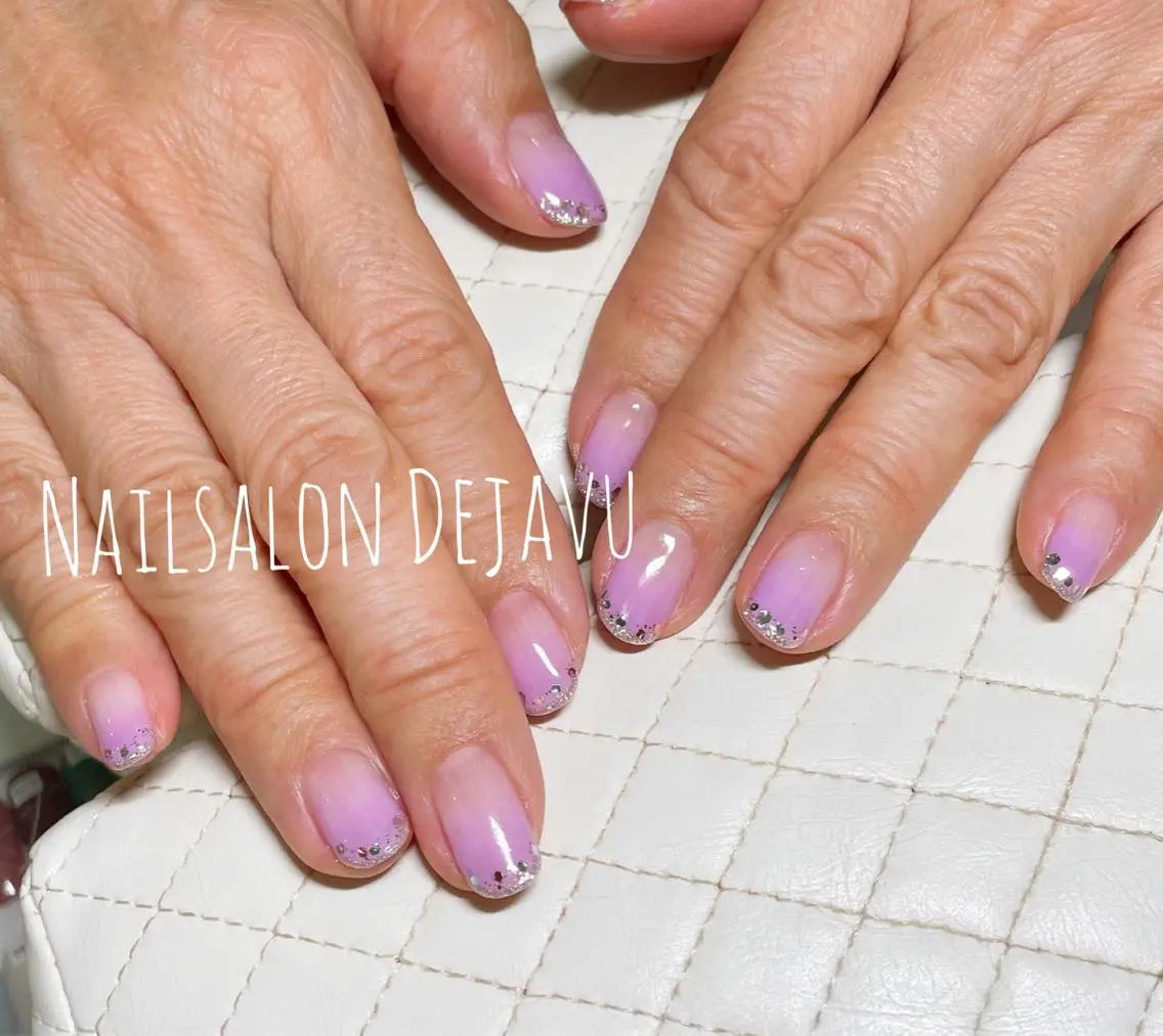 ネイル アートネイル ジェルネイル グラデーション シンプルネイル Nail salon Dejavu 🌿のネイルデザイン