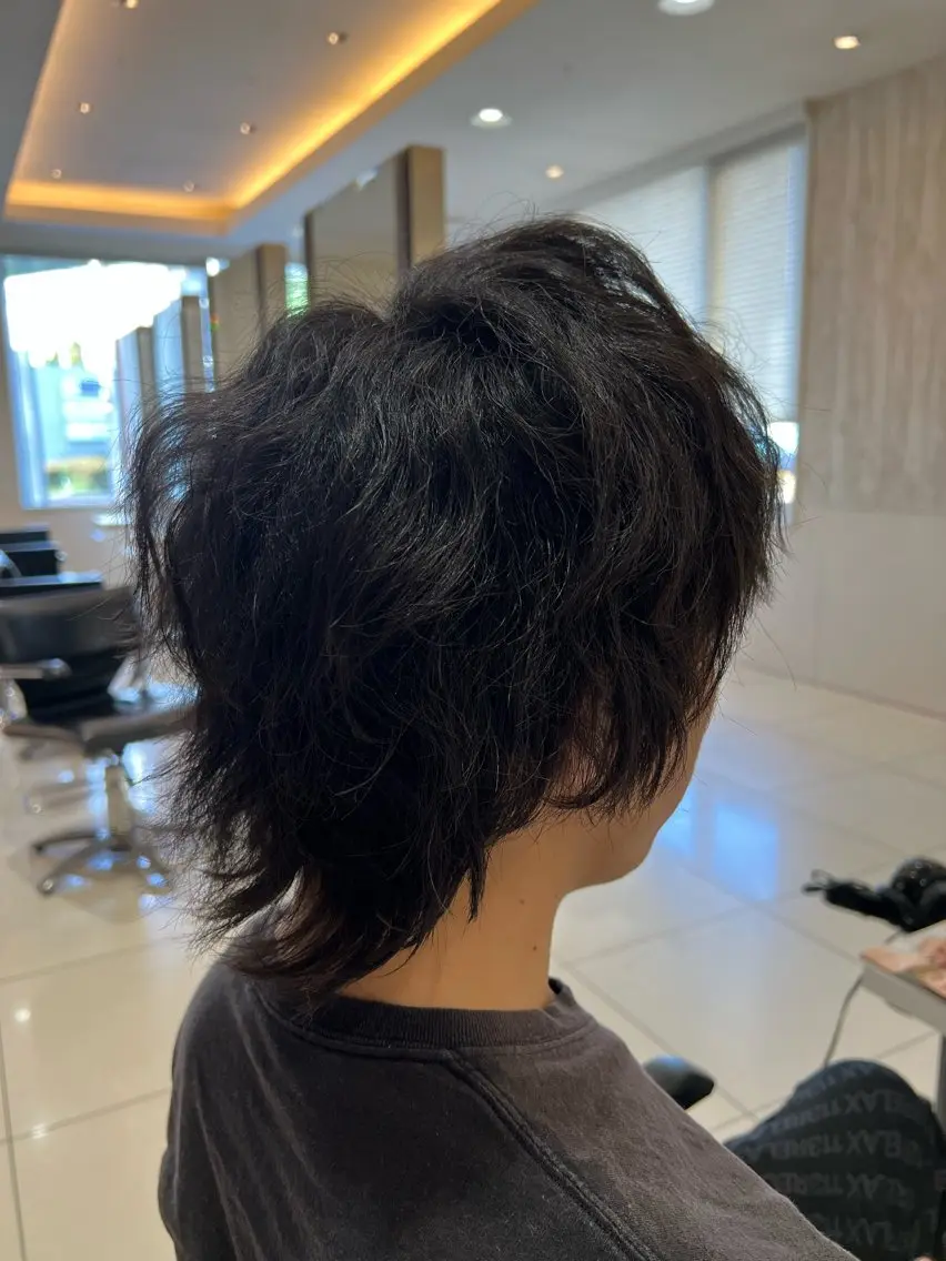 ミディアム メンズ メンズウルフカット くせ毛 ウルフカット QUATRO ほたかのヘアスタイル