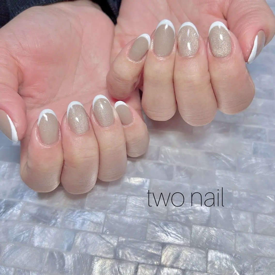 ネイル アートネイル ブラウン マグネットネイル ネイルチップ ホワイト ハンドネイル two nailのネイルデザイン