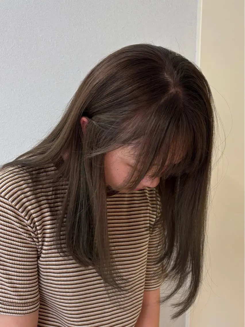 ミディアム カット ヘアカラー トリートメント ブリーチなし透明感 🪄aoi🤎のヘアスタイル
