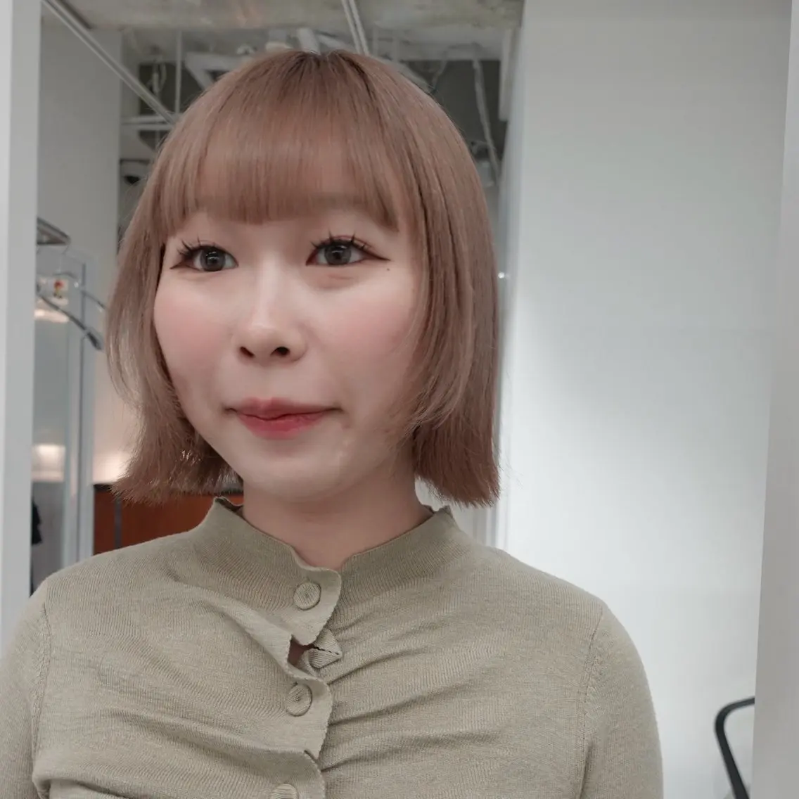 ショート カラー ヘアアレンジ ベージュカラー ミルクティーベージュ カット ヘアカラー 🌐サトウ リョウ🌐のその他イメージ