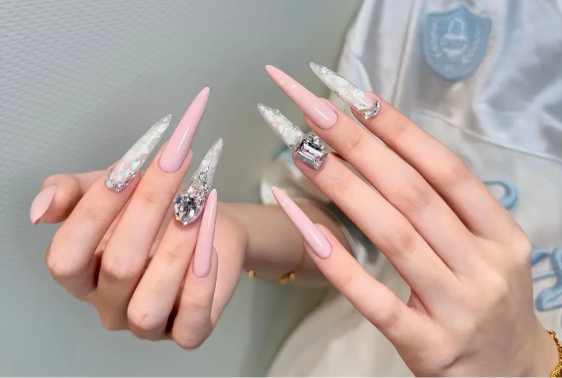 ネイル ロングネイル ピンク シンプルネイル ワンホンネイル Yoxie ミキのネイルデザイン
