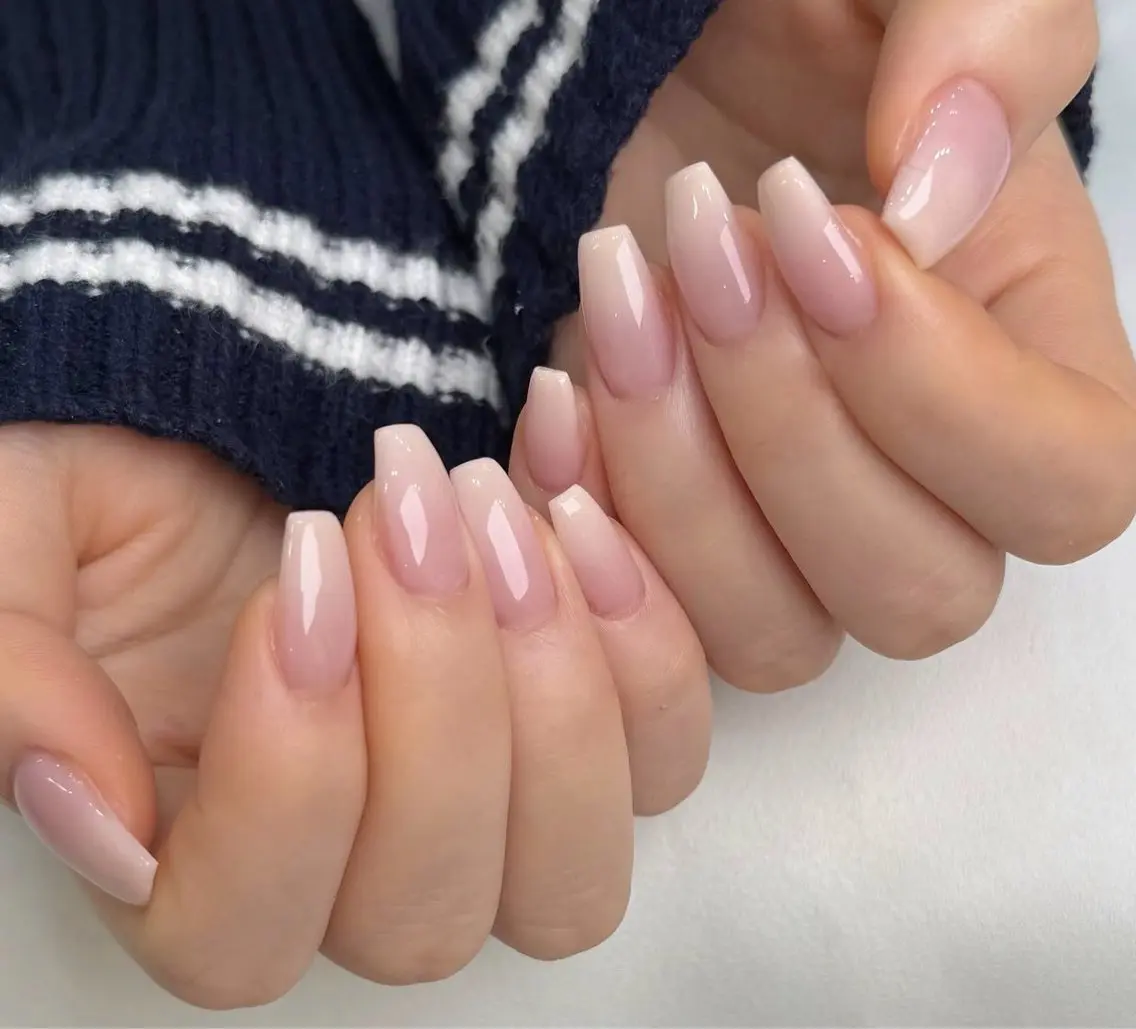 ネイル チークネイル 長さ出し フラッシュネイル フレンチネイル グラデーション ハンドネイル Lenie Nail Salonのネイルデザイン