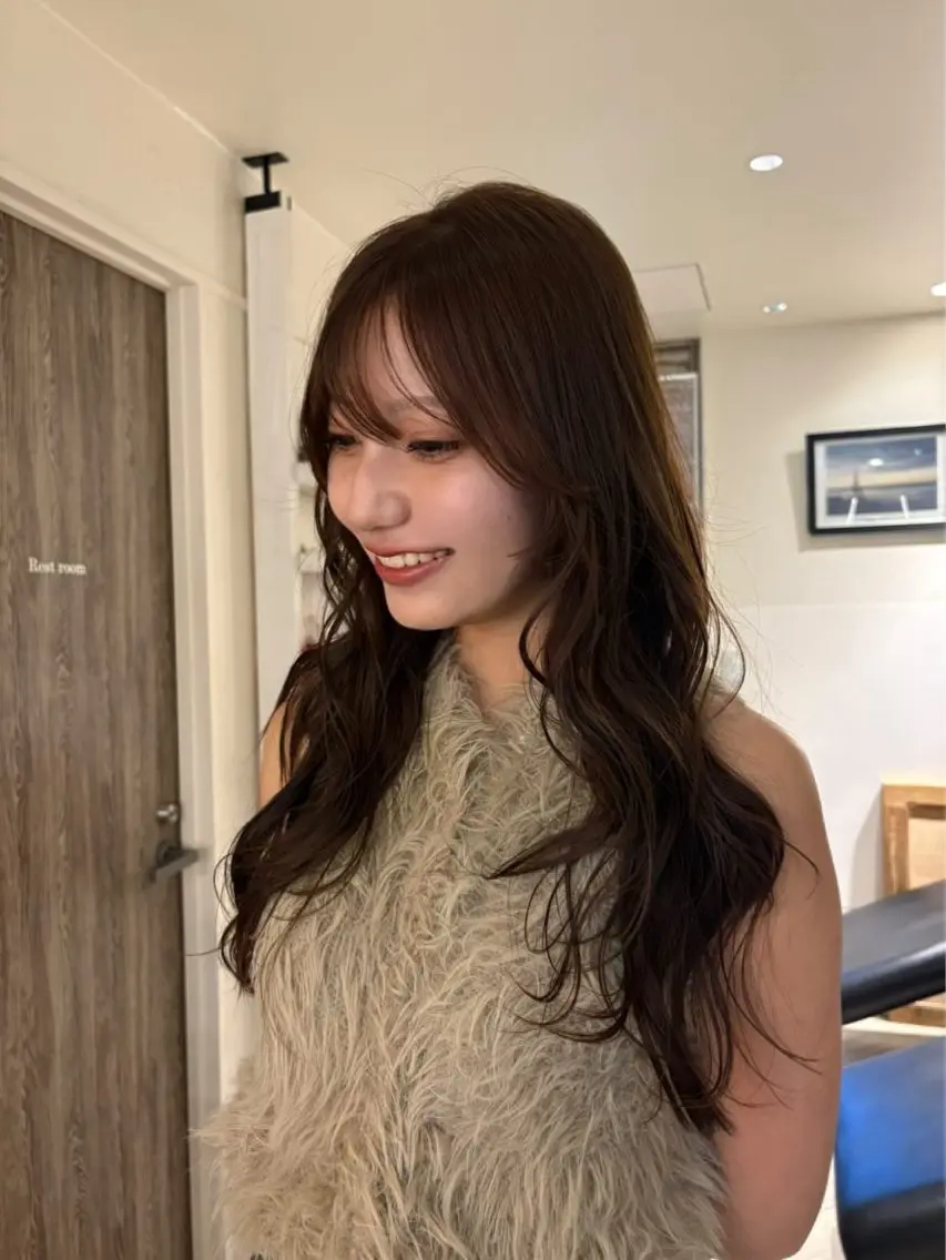 ロング ヘアカラー 透明感カラー 🧚♂️さえのヘアスタイル