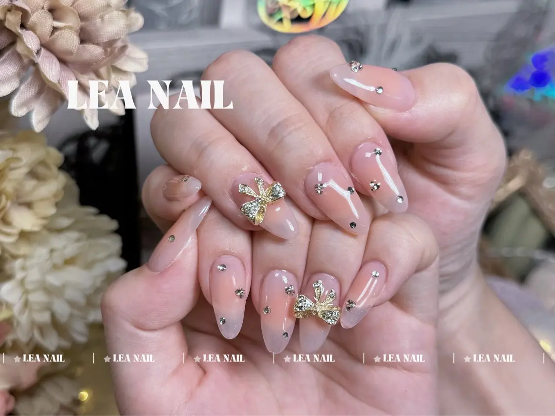 ネイル チークネイル Le’a NailSalonのネイルデザイン