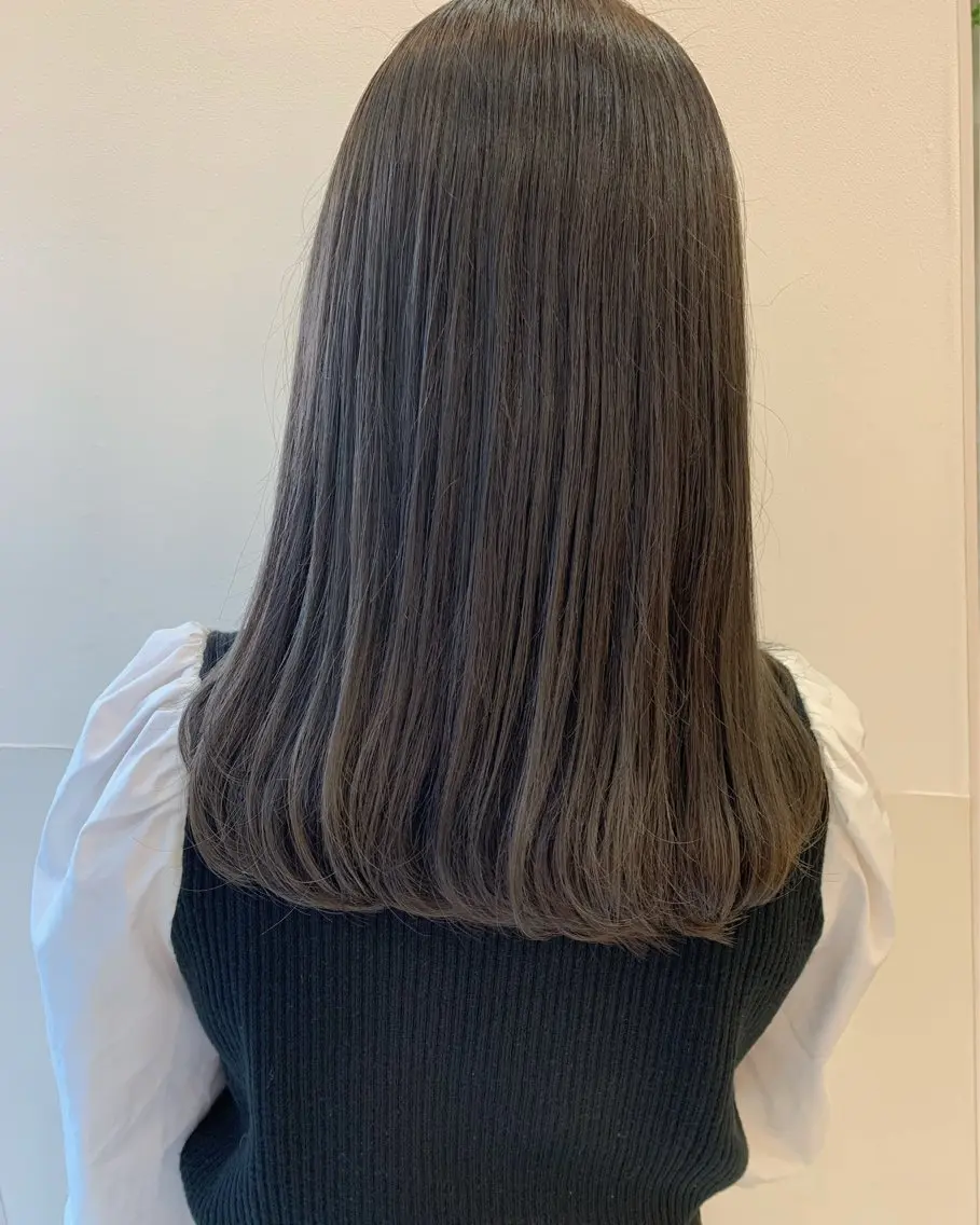 セミロング カラー 今泉 蘭のヘアスタイル