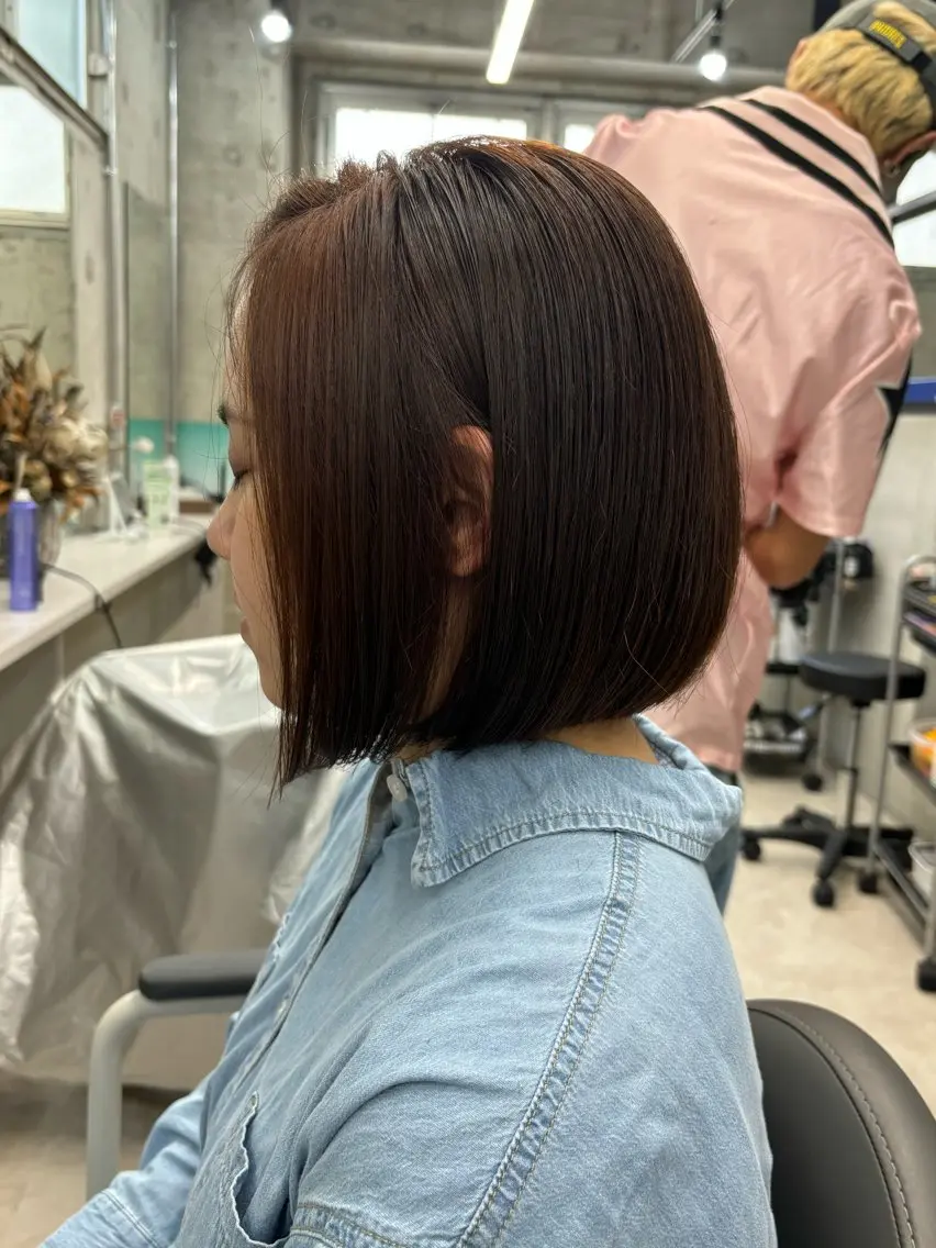 ショート カラー 前下がりボブ ブラウンカラー オレンジ オレンジブラウン ボブ 井上 光のヘアスタイル