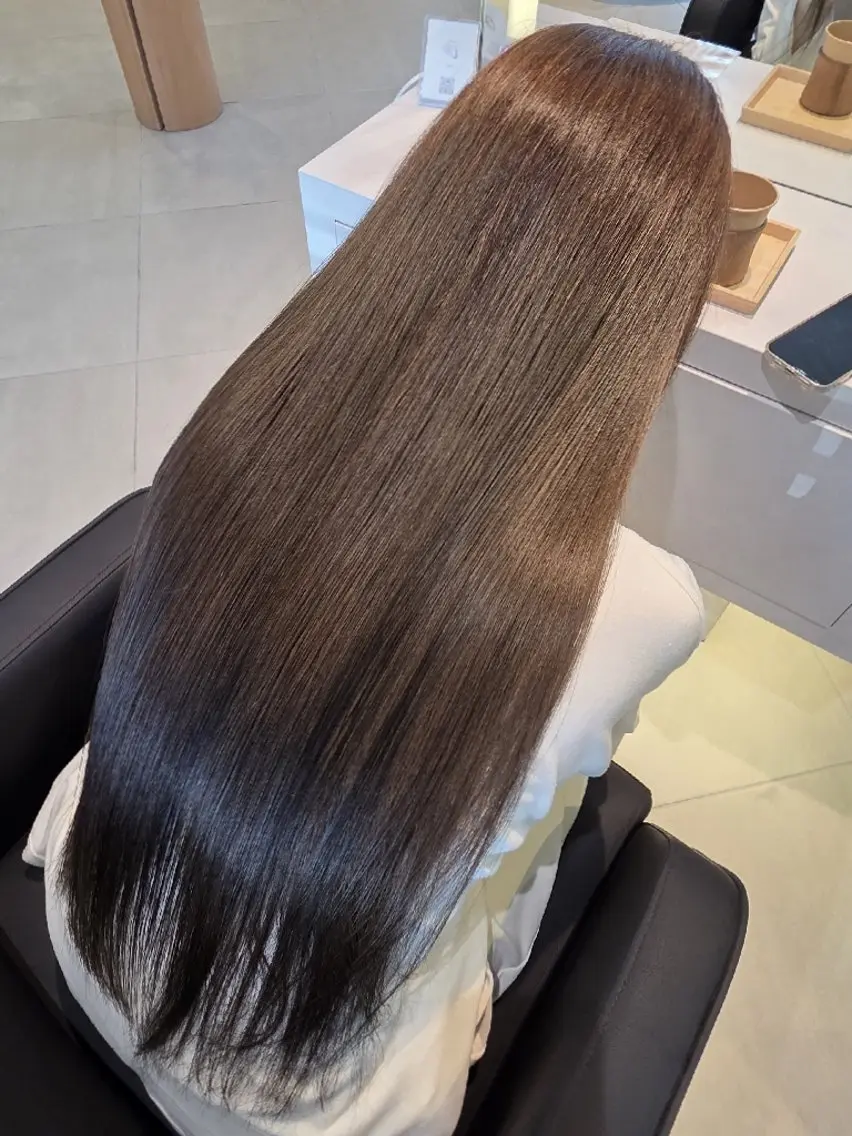 ロング カラー オリーブカラー ヘアカラー 《透明感カラー》赤岩 咲希のヘアスタイル