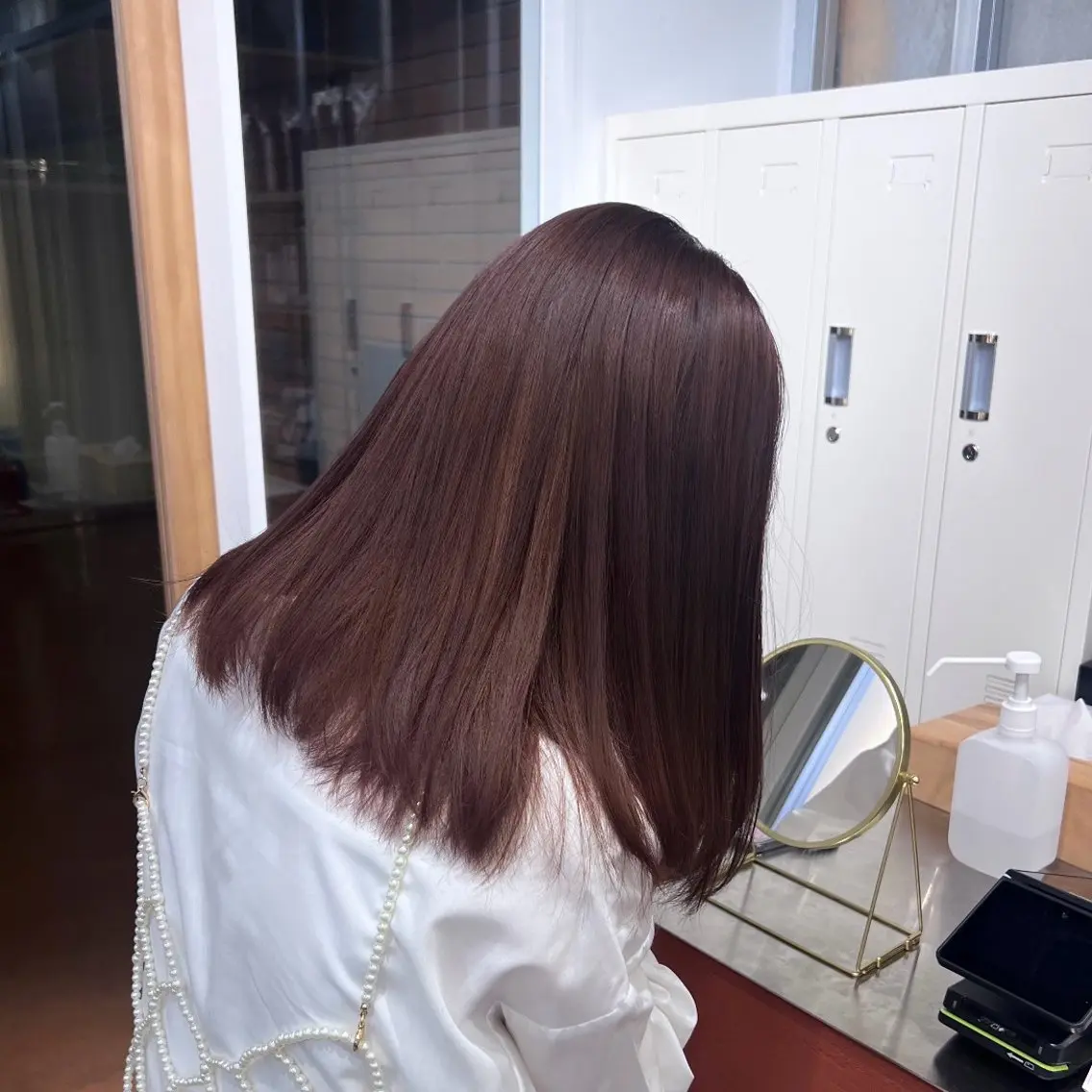 セミロング カラー パーマ ベージュカラー 黒髪 ブルーカラー ブルーブラック ブラウンカラー カット 縮毛矯正 トリートメント akira｜ 透明感ベージュ｜梅田のヘアスタイル