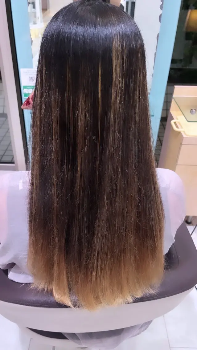 ロング 酸性ストレート 🤍ちなみ 🤍のヘアスタイル