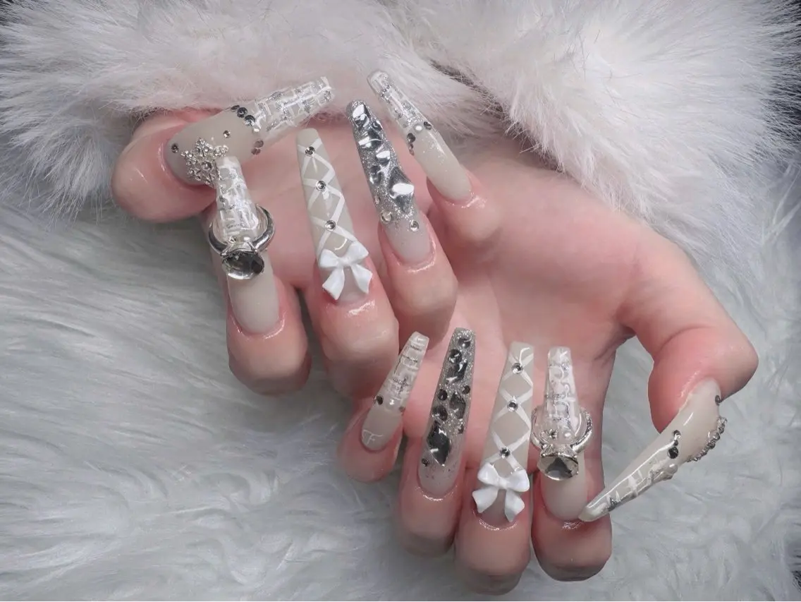 ネイル オーロラネイル フレンチネイル ジェルネイル ハロウィン 韓国ネイル H.baby Nail Salonのネイルデザイン