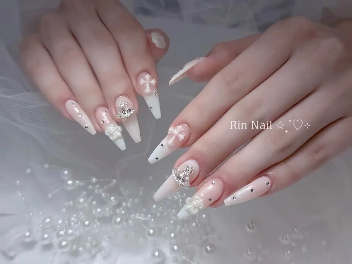 ネイル アートネイル オーロラネイル カジュアル クリアネイル 長さ出し ハンドネイル Rin Nail 新大久保店のネイルデザイン