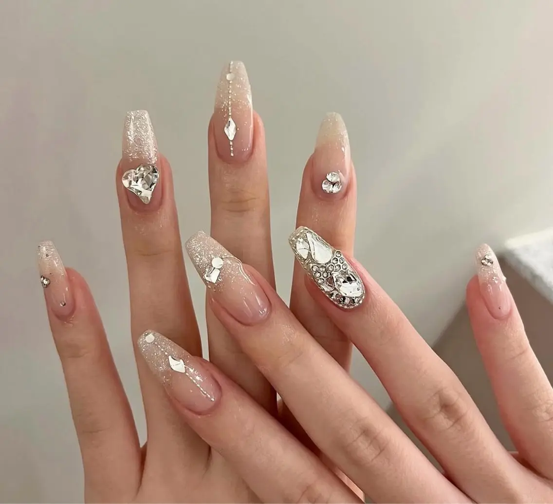 ネイル グラデーション キラキラネイル ワンカラーネイル 冬ネイル Jenn Nail Salonのネイルデザイン