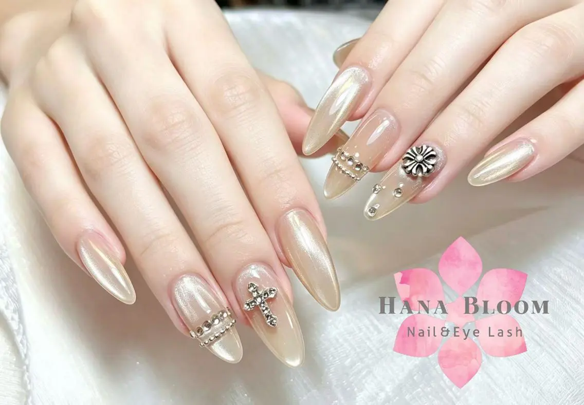 ネイル 長さ出し フットネイル フレンチネイル ジェルネイル ガーリー ハンドネイル ハンドケア Hana Bloom Nail Salonのネイルデザイン