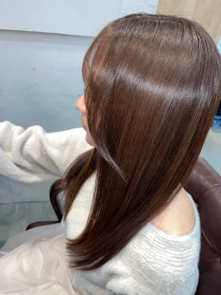 【🦋平日限定🦋】艶髪カラーmenu💇🏻‍♀️カット➕艶カラー➕髪質改善🤍🫧の写真