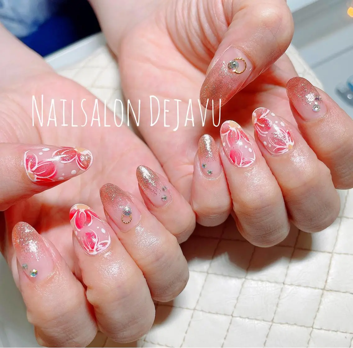 ネイル アートネイル フラワーネイル グラデーション シンプルネイル 夏ネイル Nail salon Dejavu 🌿のネイルデザイン