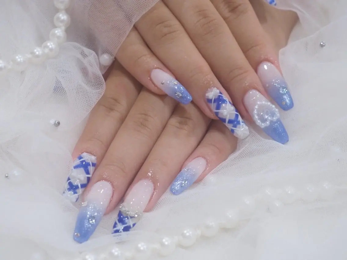 ネイル LoLo YUINAのネイルデザイン
