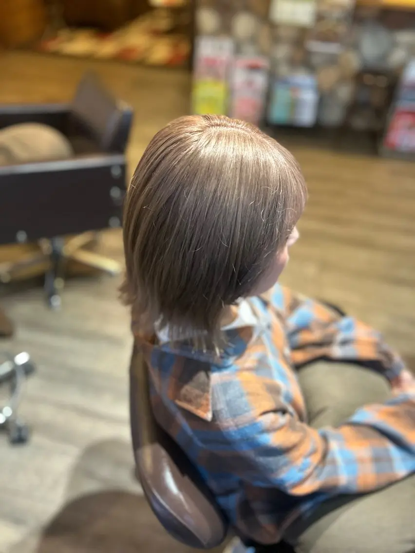 ミディアム カラー ブリーチ カット ヘアカラー 井上 花音のヘアスタイル