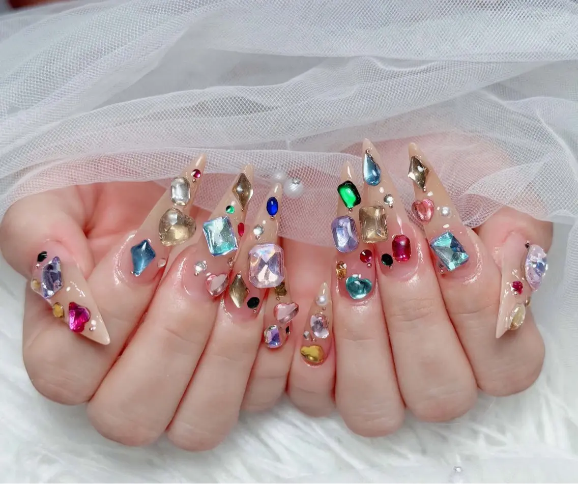 ネイル アートネイル 長さ出し ジェルネイル 韓国ネイル マグネットネイル ハンドネイル Cloudy Chan Nailのネイルデザイン