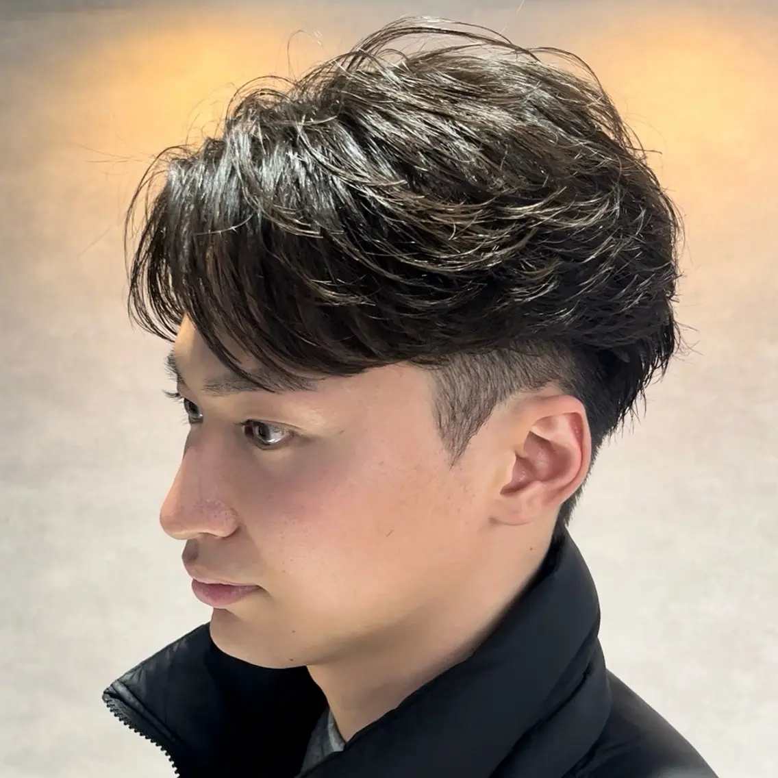 ショート カラー パーマ メンズ センターパート カット ヘッドスパ ヘアセット センターパート マスターかずまのヘアスタイル