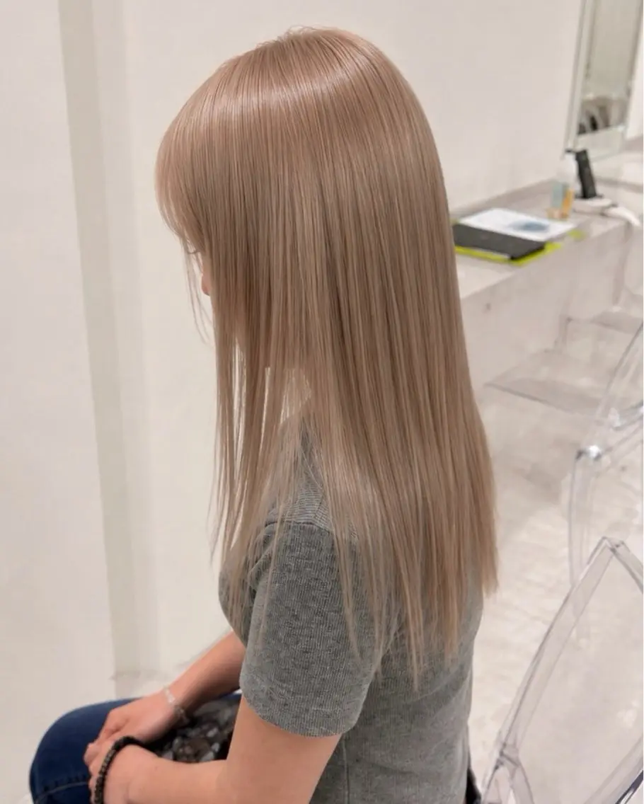 セミロング カラー ヘアカラー トリートメント ヘッドスパ ヘアセット 🌟ハイトーン原宿美 容師TAKAKI🌟のヘアスタイル