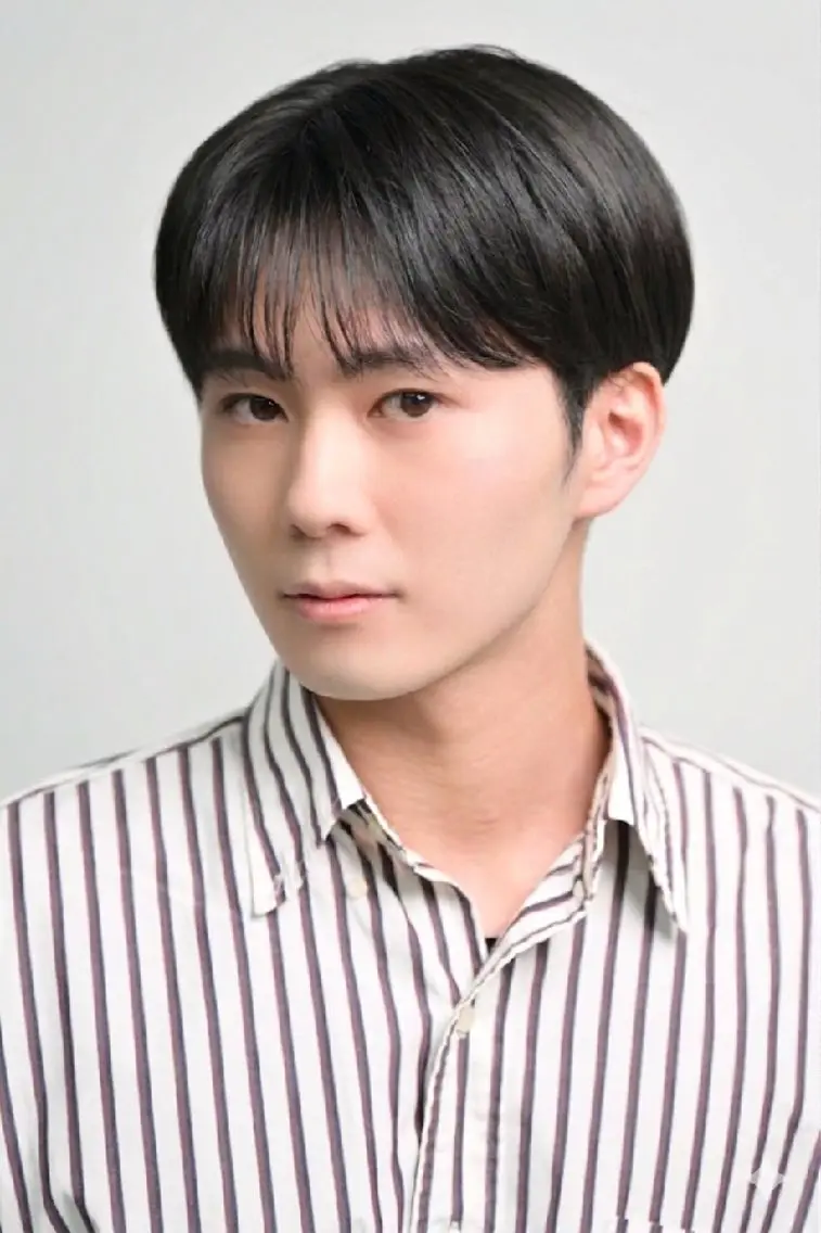 メンズ ショート マッシュ シースルーマッシュ カット 縮毛矯正 メンズ特化💈/ 長谷川翼のヘアスタイル