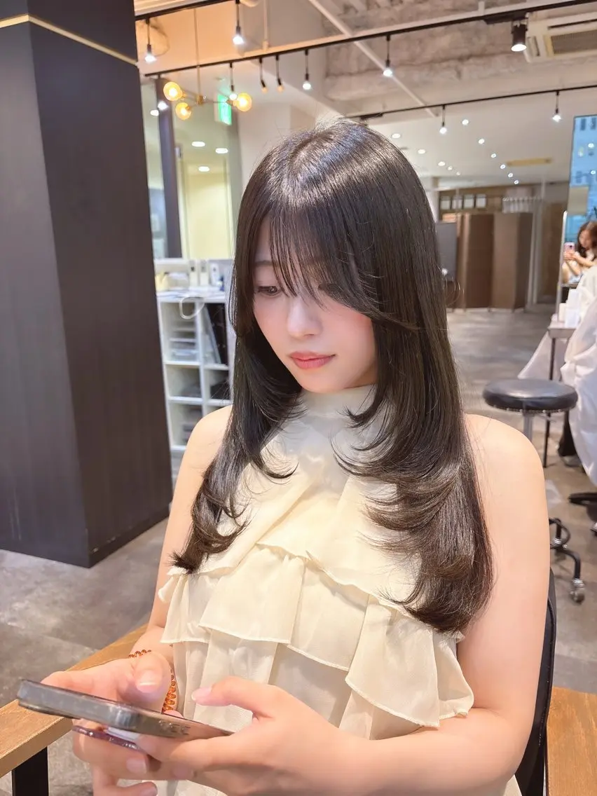 ロング カラー ベージュカラー オリーブベージュ レイヤーカット 韓国風style ❤︎ 古庄美月のヘアスタイル