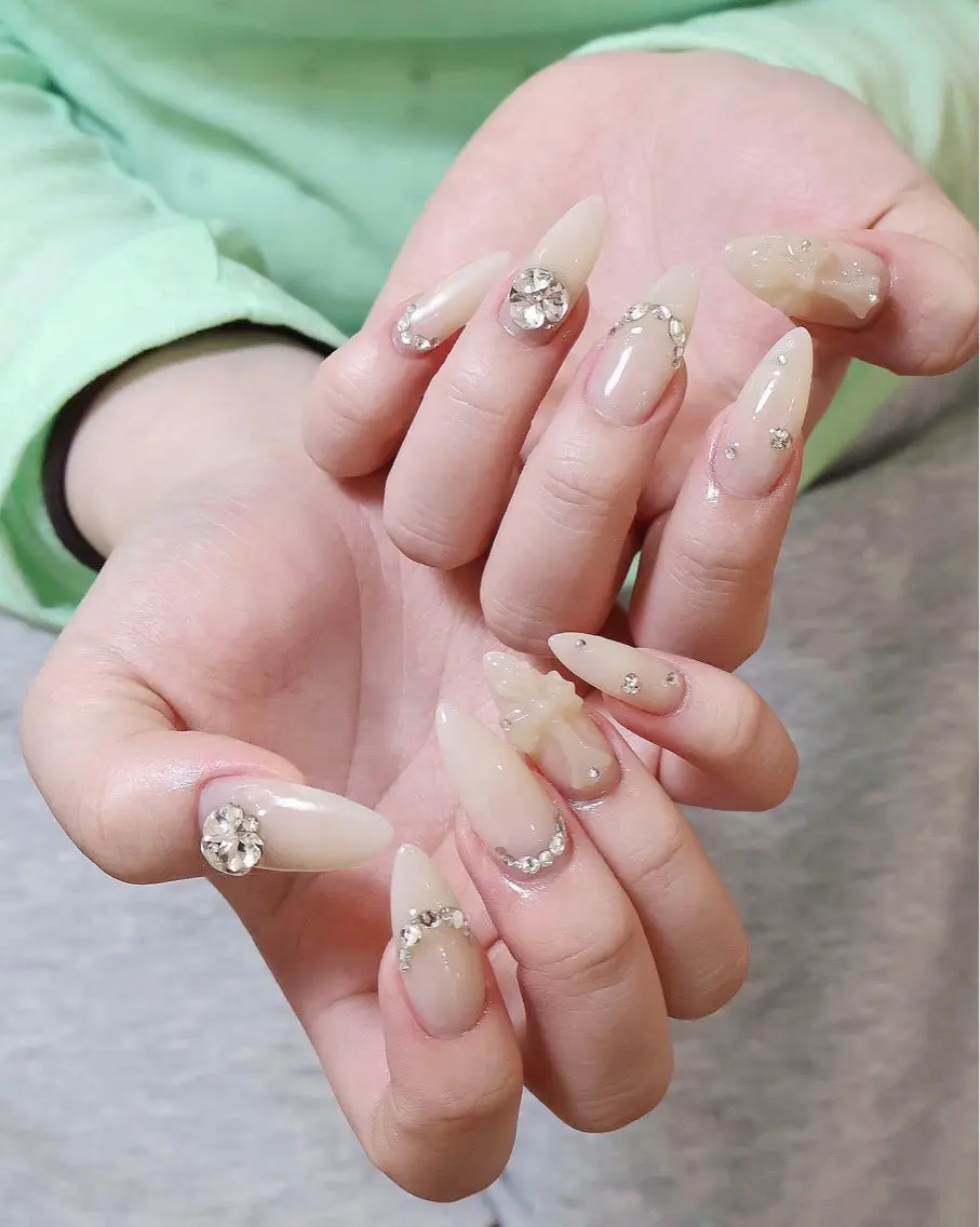 ネイル 長さ出し ガーリー キラキラネイル 韓国ネイル 水色 ハンドネイル ICE Nailsのネイルデザイン
