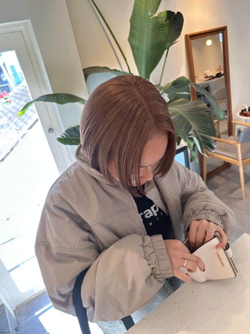 ショート カラー ヘアカラー HANAME 原宿美容室のヘアスタイル