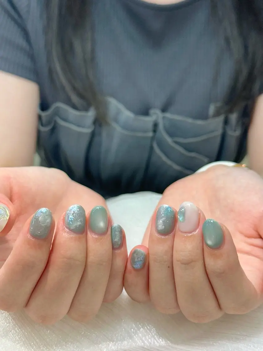 ネイル マグネットネイル ニュアンスネイル 夏ネイル ハンドネイル Amori kanaのネイルデザイン
