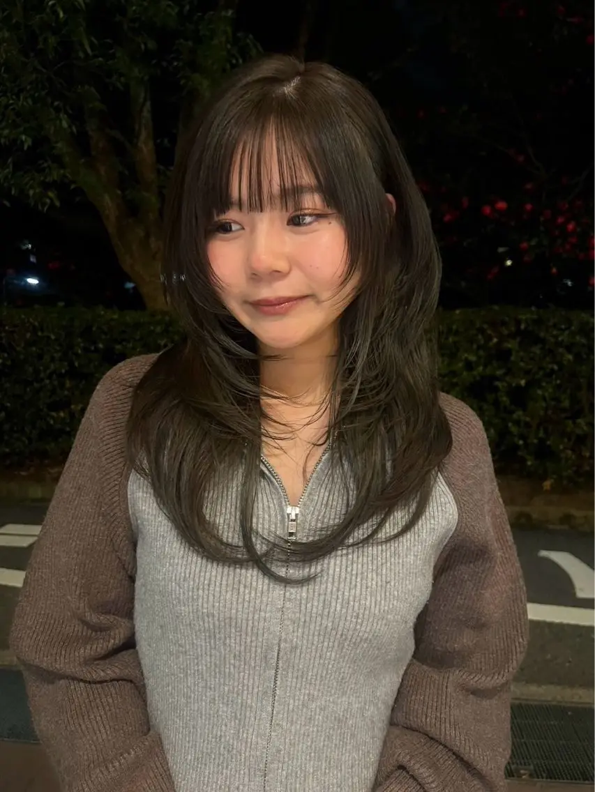 セミロング 韓国レイヤー YOKE reinaのヘアスタイル