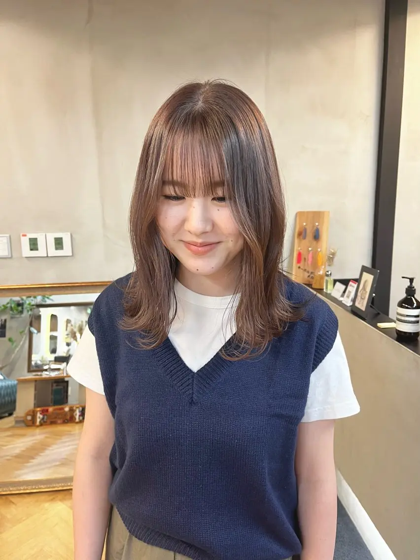 ミディアム カラー ヘアアレンジ ブリーチ ブリーチなしカラー カット ヘアカラー ena/ブリーチなし 透明感・レイヤー🎀のヘアスタイル