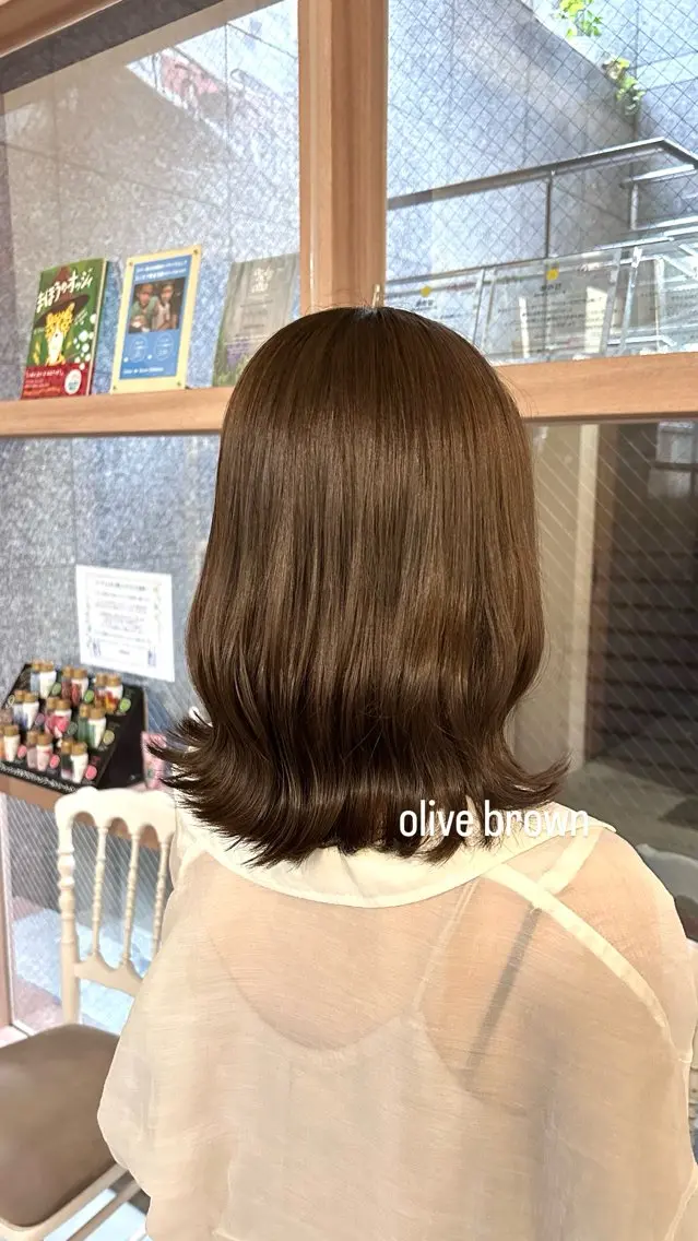 ミディアム 瀬川 夏緒のヘアスタイル