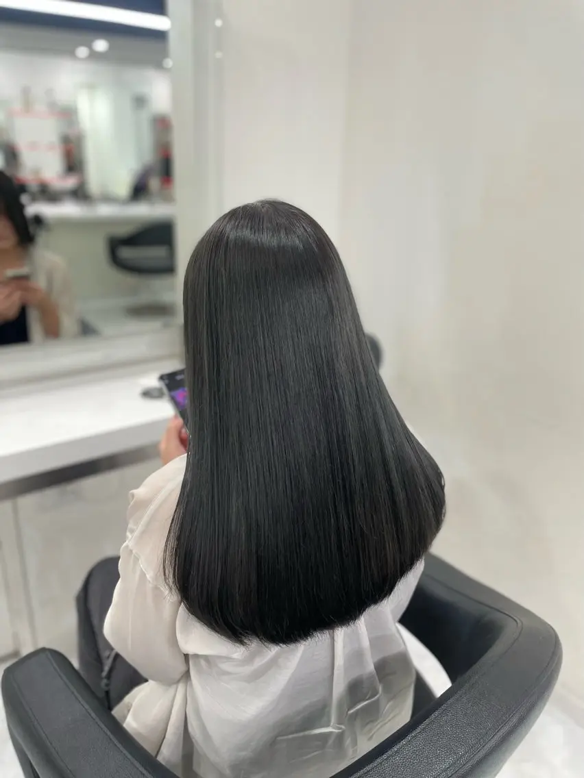 ロング カラー ヘアカラー トリートメント ラベンダー💜 グレージュ🩶のヘアスタイル