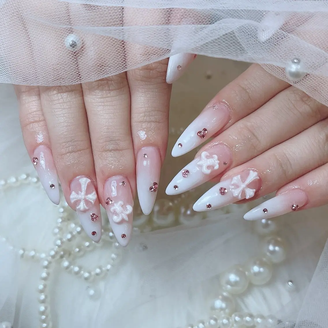 ネイル フラワーネイル ブライダルネイル ホワイト Sora NAILのネイルデザイン
