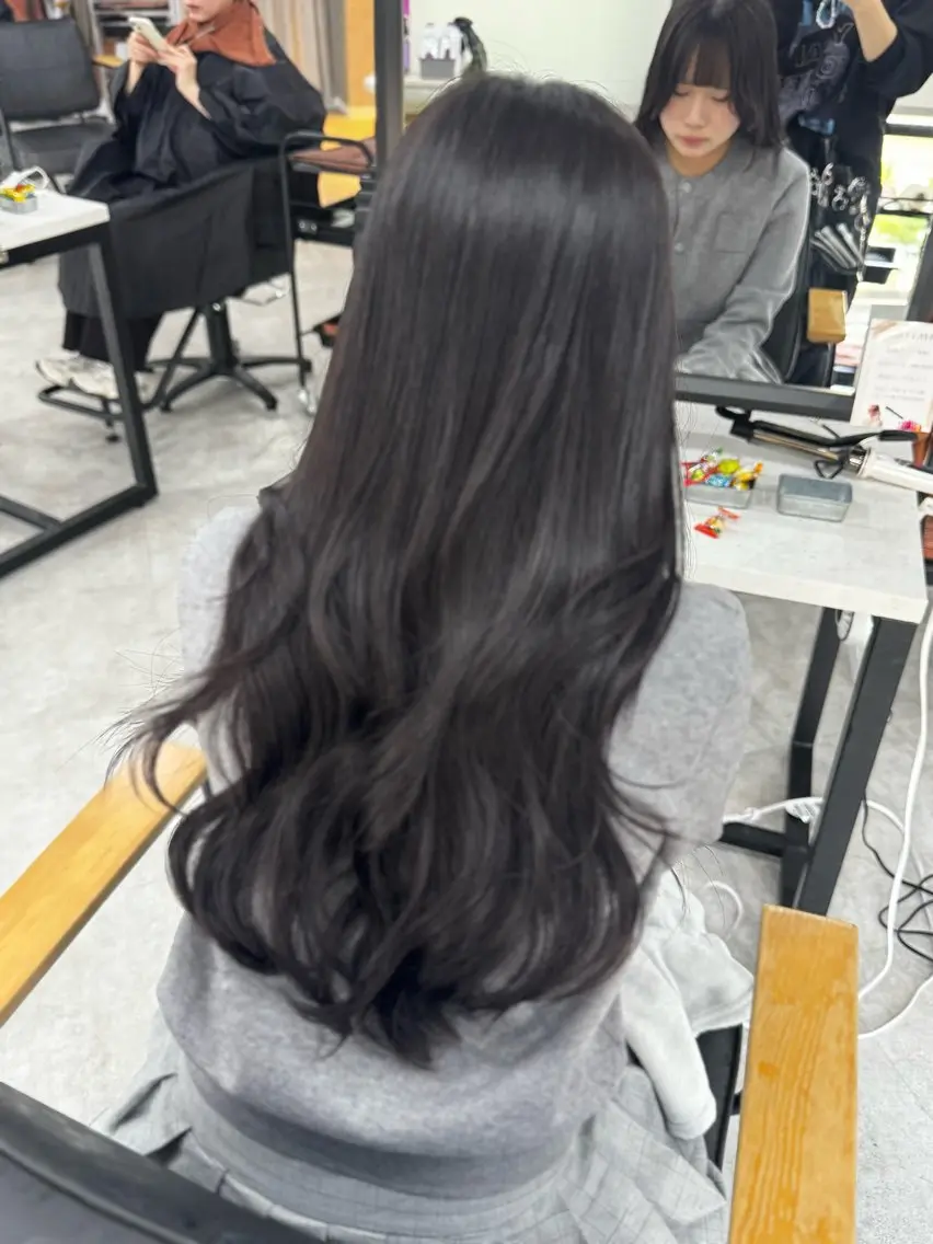 ロング カラー ベージュカラー ブリーチ ブラウンカラー 透明感カラー ダブルカラー 赤み無し柔らかカラー 【梅田】madokaのヘアスタイル