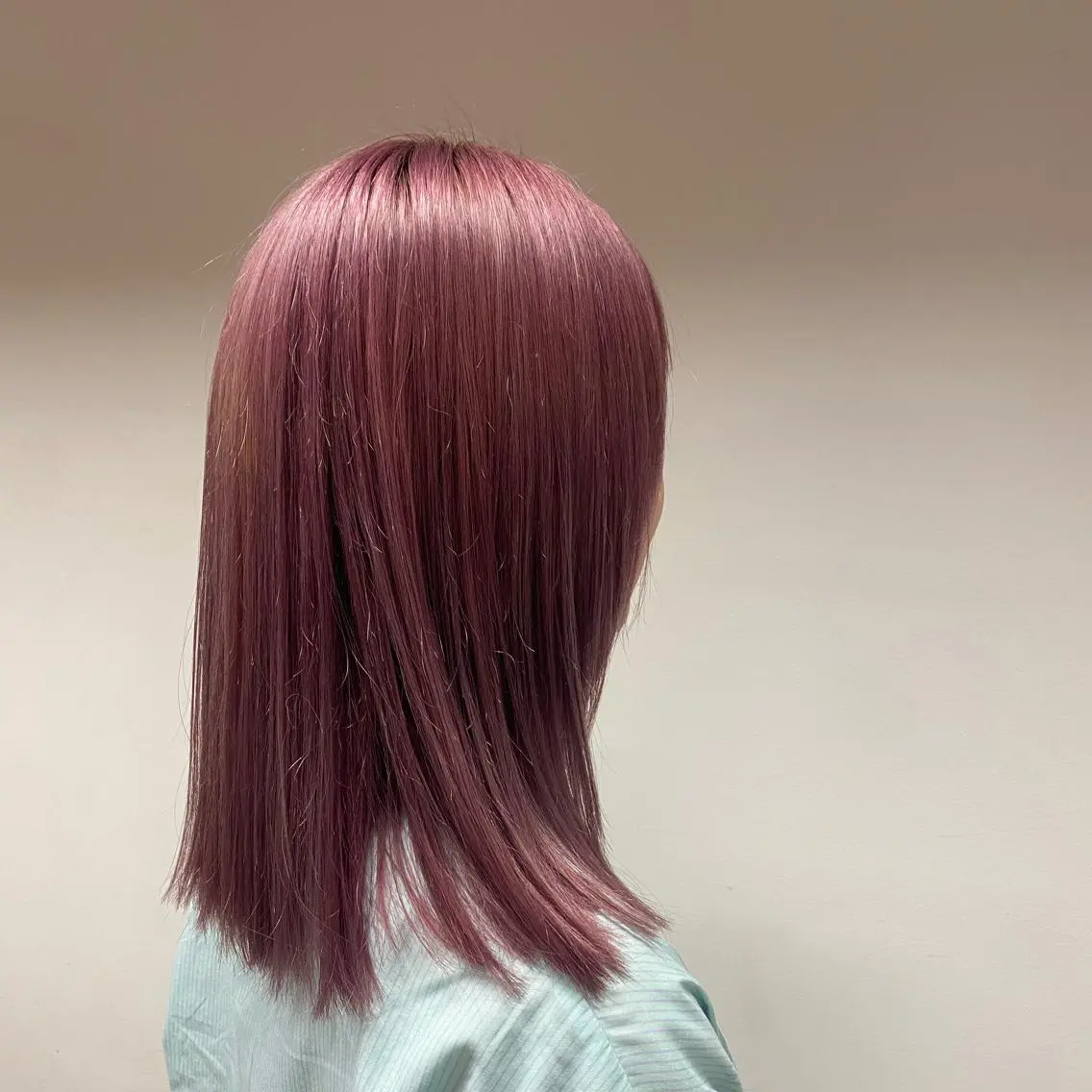 セミロング カラー ヘアカラー 🩶レイヤーカット 🩶柔らかカラー結愛のヘアスタイル