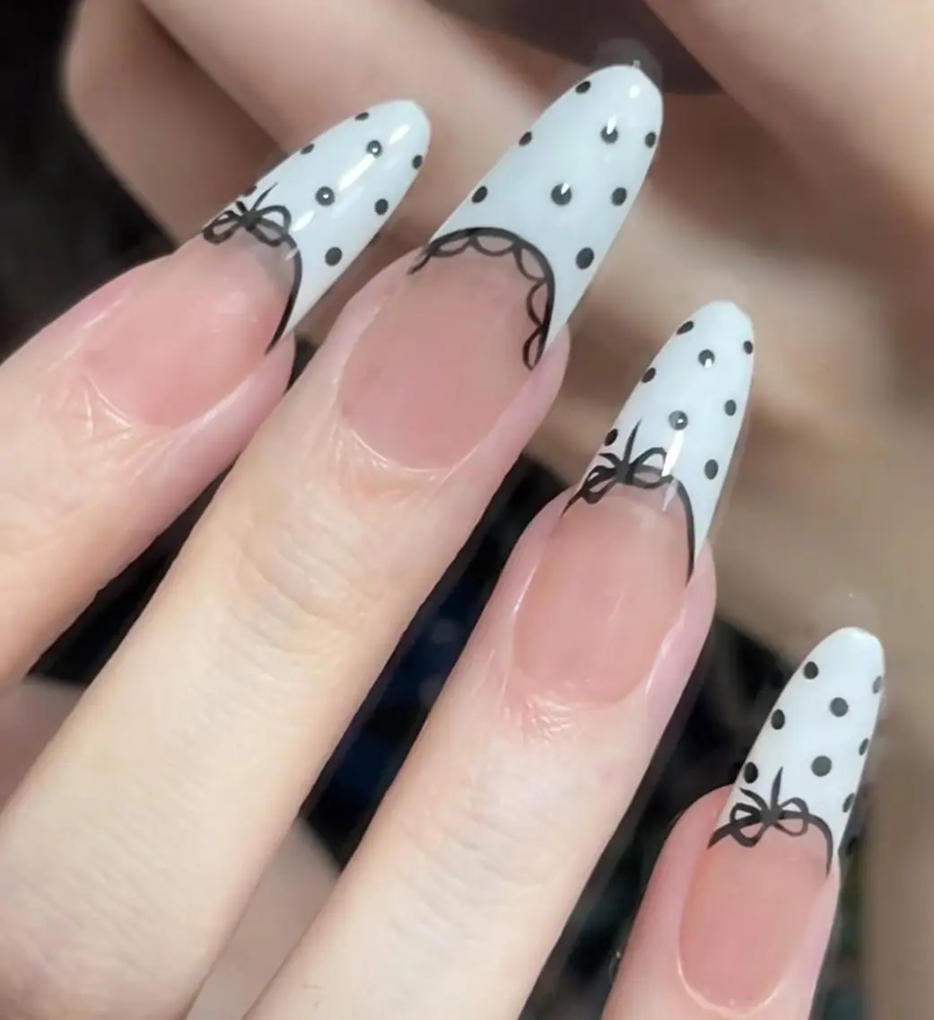 ネイル オーロラネイル チークネイル 長さ出し フットネイル フレンチネイル ハンドネイル ハンドケア NEW NAIL💞 Ka Kaのネイルデザイン