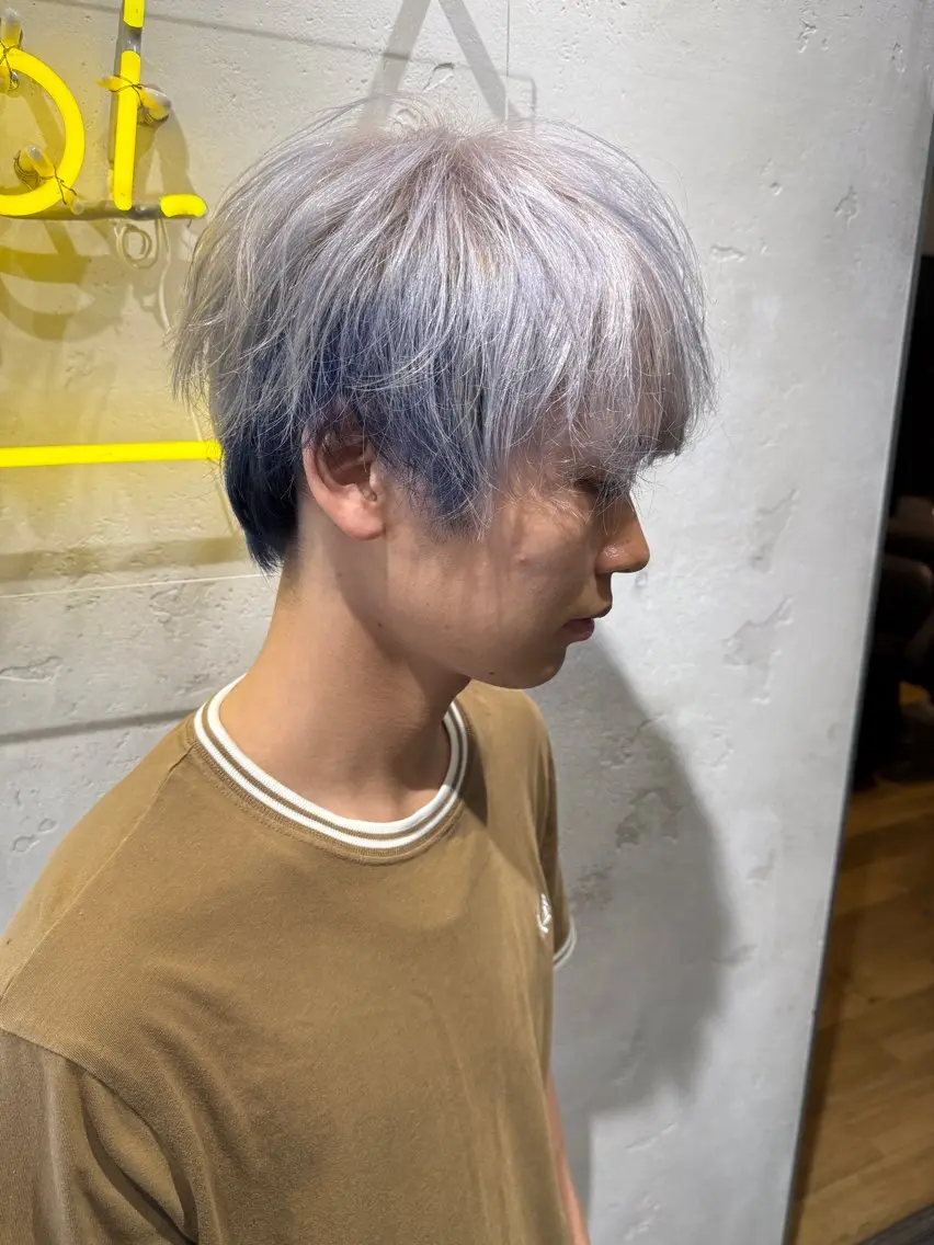 ショート カラー メンズ ブルーカラー デザインカラー ネイビーカラー シルバー ホワイトシルバー ヘアカラー kanta 梅田 韓国ハイトーンのヘアスタイル