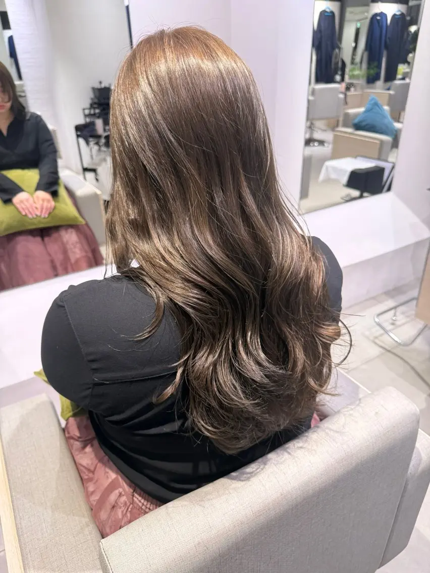 ロング カラー ベージュカラー ブリーチ 透明感カラー ブリーチなしカラー オリーブベージュ カット ヘアカラー トリートメント 銀座/ハイレイヤー/ 艶髪カラー/田中颯士のヘアスタイル