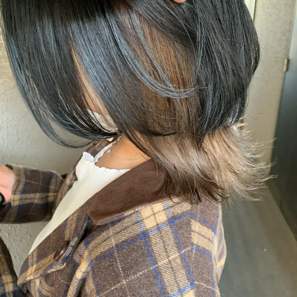 ミディアム カラー ウルフカット chouette/ 根本優希のヘアスタイル