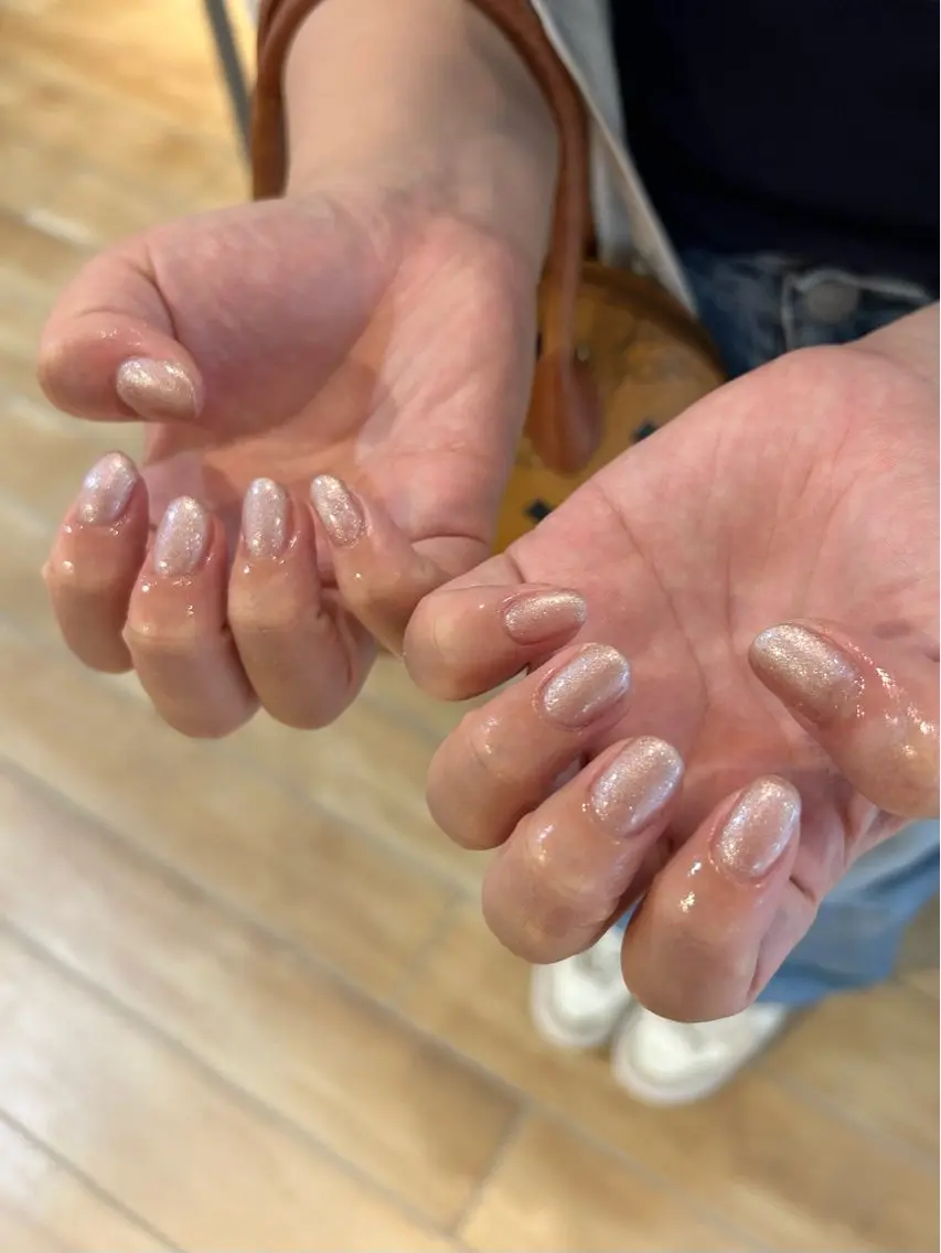 ネイル ハンドネイル 𝗶𝗿𝗼𝗵𝗮 ໒꒱ 𓏸*˚のネイルデザイン