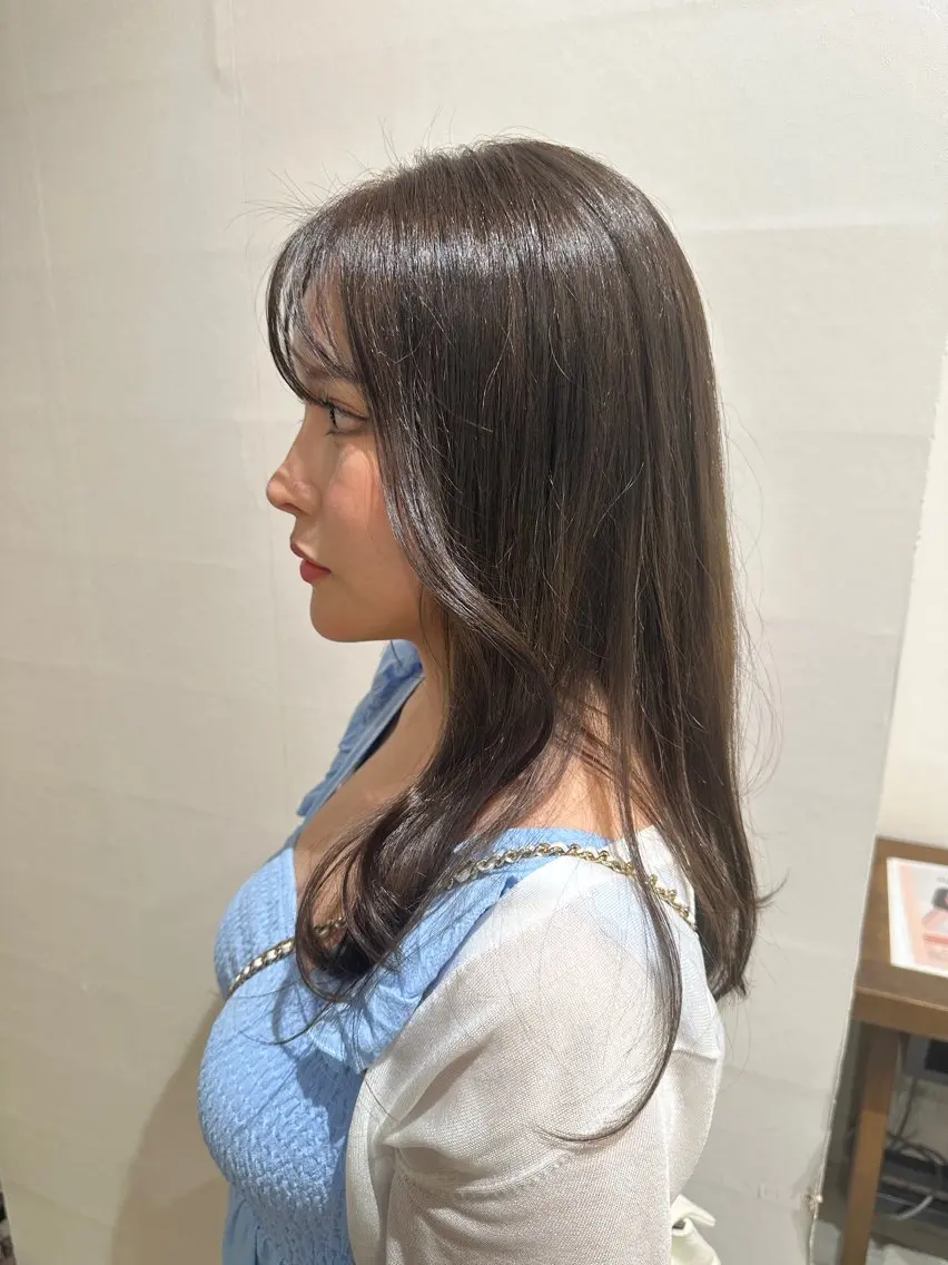 セミロング カラー 丸山 心 / 艶カラーのヘアスタイル