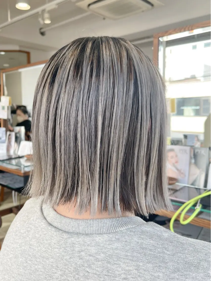 ミディアム カット ヘアカラー やまだ まいのヘアスタイル