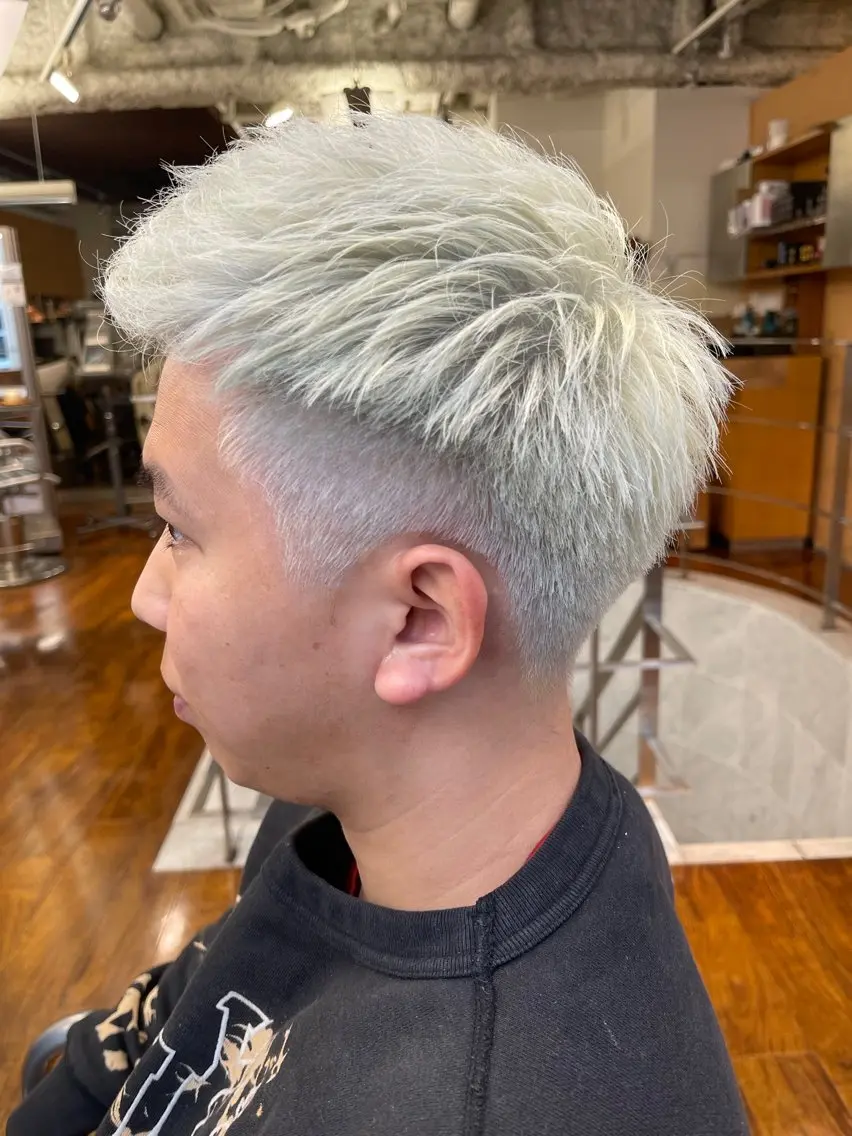 メンズカット×ホワイトカラー×トリートメントの写真