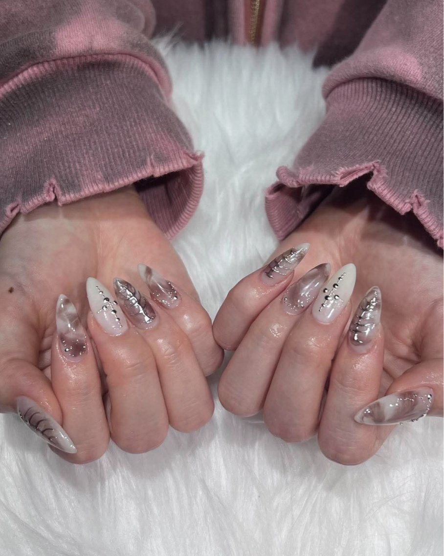 ネイル キラキラネイル 韓国ネイル マグネットネイル ワンホンネイル ハンドネイル KOTORA NAILのネイルデザイン