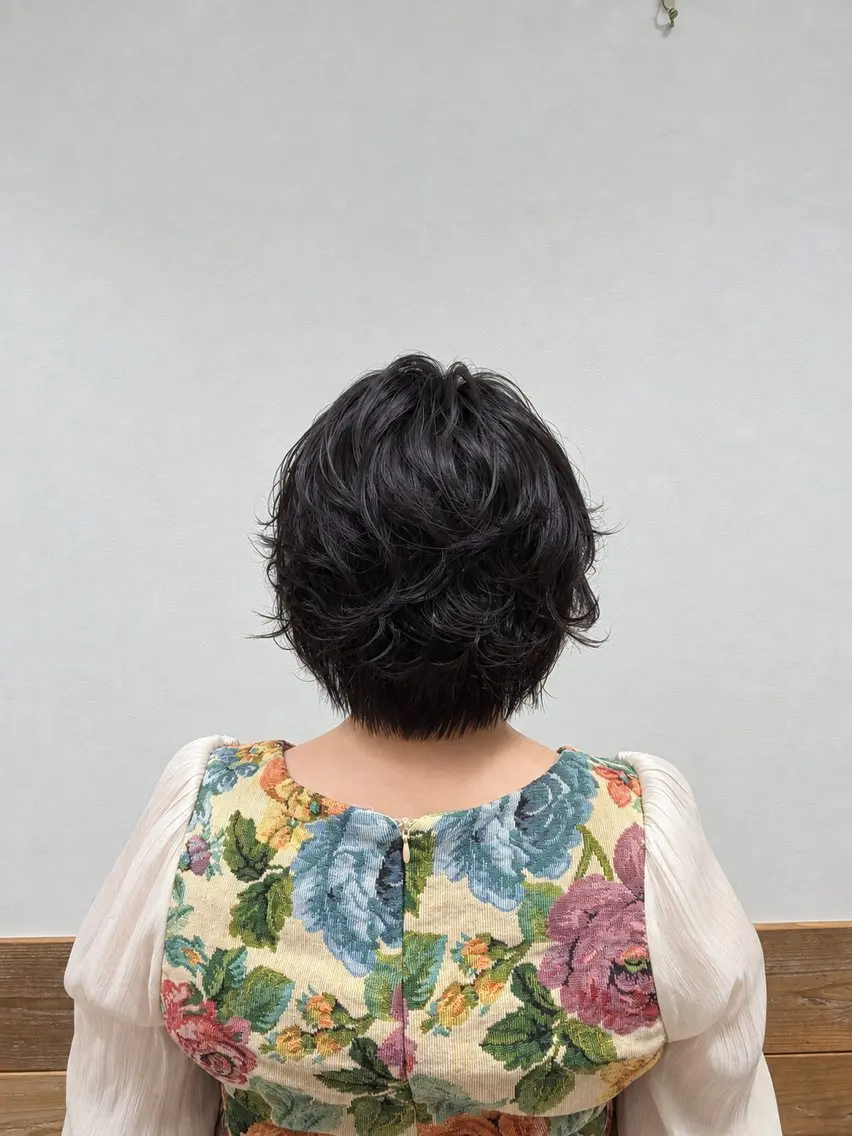ショート パーマ ショートボブ ボブ ショートヘア カット パーマ 林 彩香のヘアスタイル